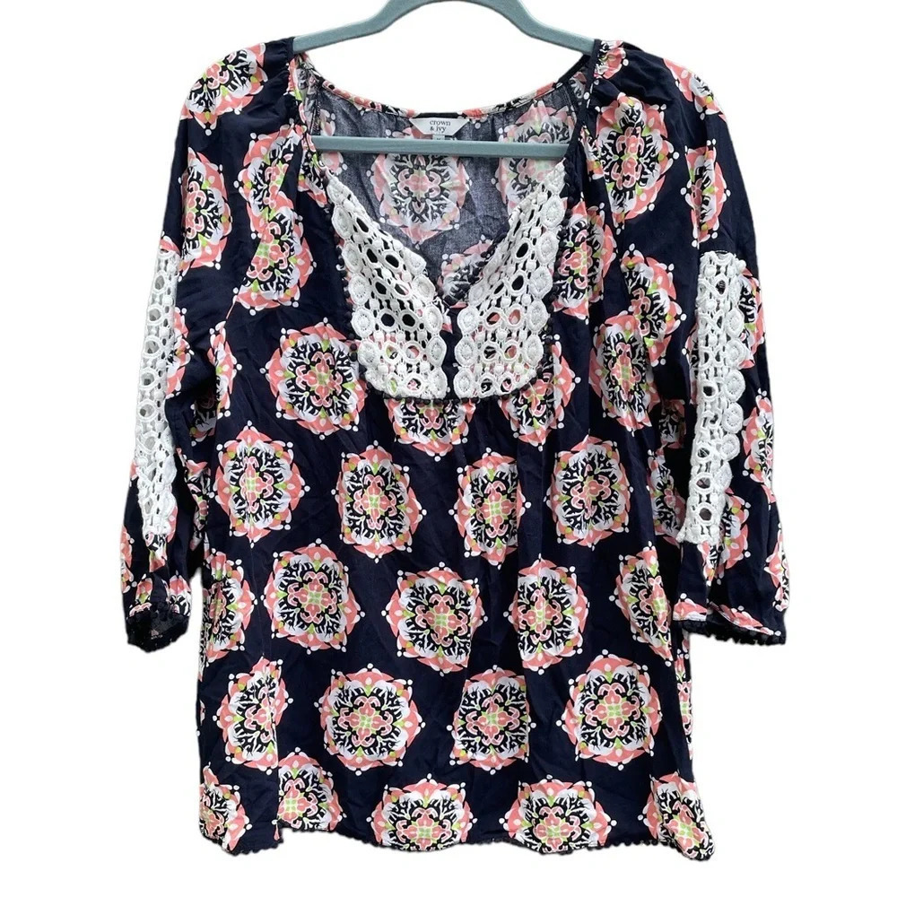 CROWN & IVY BOHO CROCHET TOP